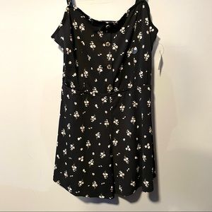 Aeropostale Jumpsuit Romper Black Floral Daisy Buttons Size Medium NWT